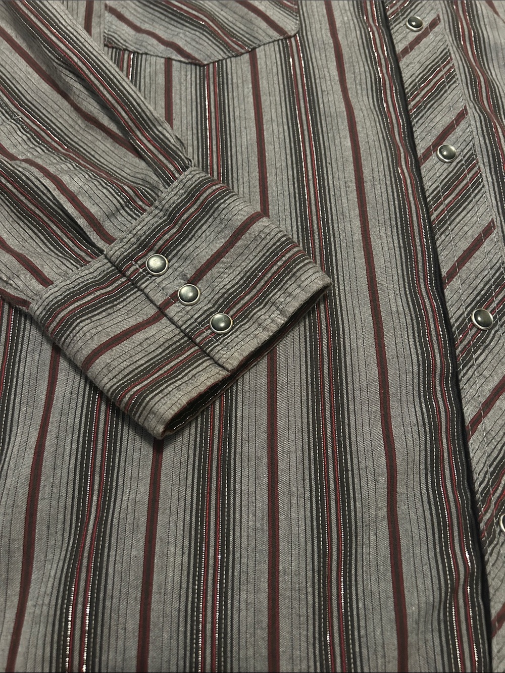 Wrangler Rancher Reflective Rodeo Pearl Snap - Picture 2 of 4